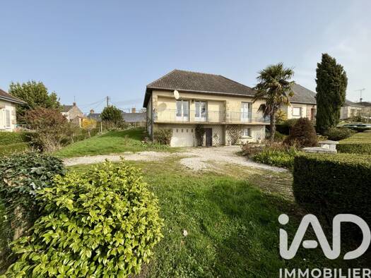 Maison à vendre 129 400 € 4 pièces 2 chambres 116 m² 873 m² de terrain Sainte-Suzanne-et-Chammes 53270