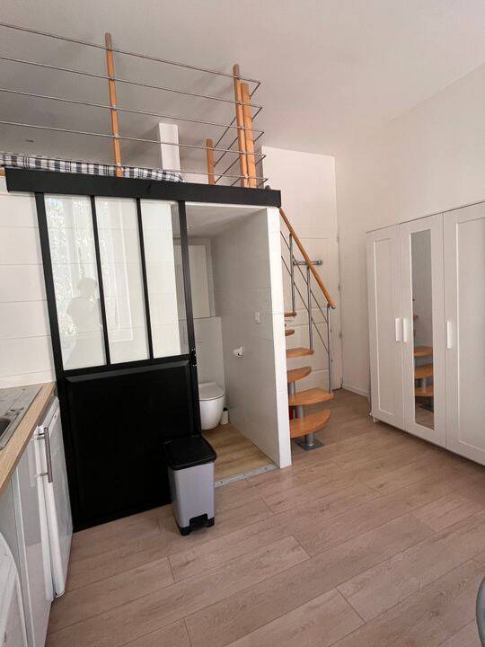 Appartement 1 pièce 15 m² · à Lyon 8ème Arrondissement · 15 m² · 800 €/mois