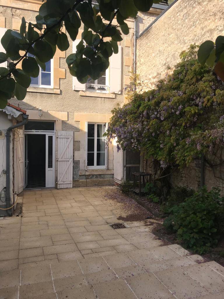 Maison 7 pièces 190 m² · à Fontenay-le-Comte · 190 m² · 269 000 €