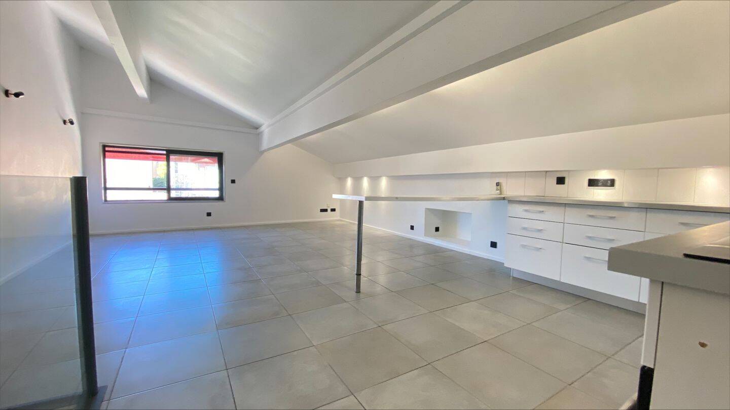 Appartement 4 pièces 84 m² · à Fréjus · 84,4 m² · 252 000 €