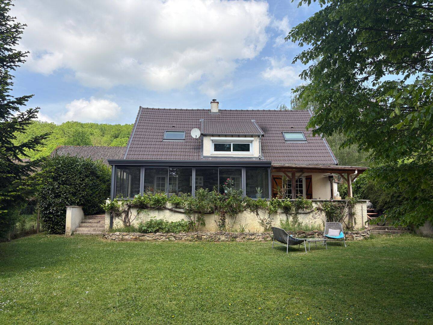 Maison 8 pièces 180 m² · à Saint-Ouen-sur-Morin · 180 m² · 1 700 €