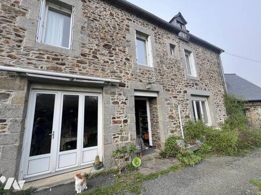 Maison à vendre 311 800 € 6 pièces 3 chambres 170 m² 2 500 m² de terrain Plérin 22190