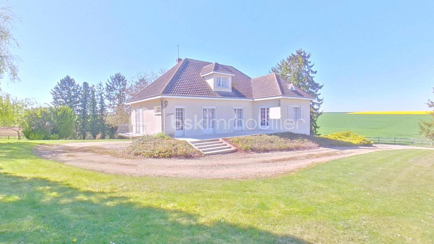 Maison 5 pièces 131 m² · à Perceneige · 131 m² · 179 500 €