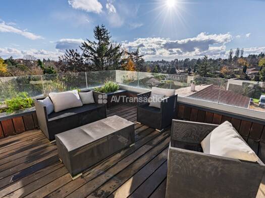 Maison à vendre 1 090 000 € 8 pièces 5 chambres 204 m² 751 m² de terrain Est Saint-Cyr-au-Mont-d'Or 69450