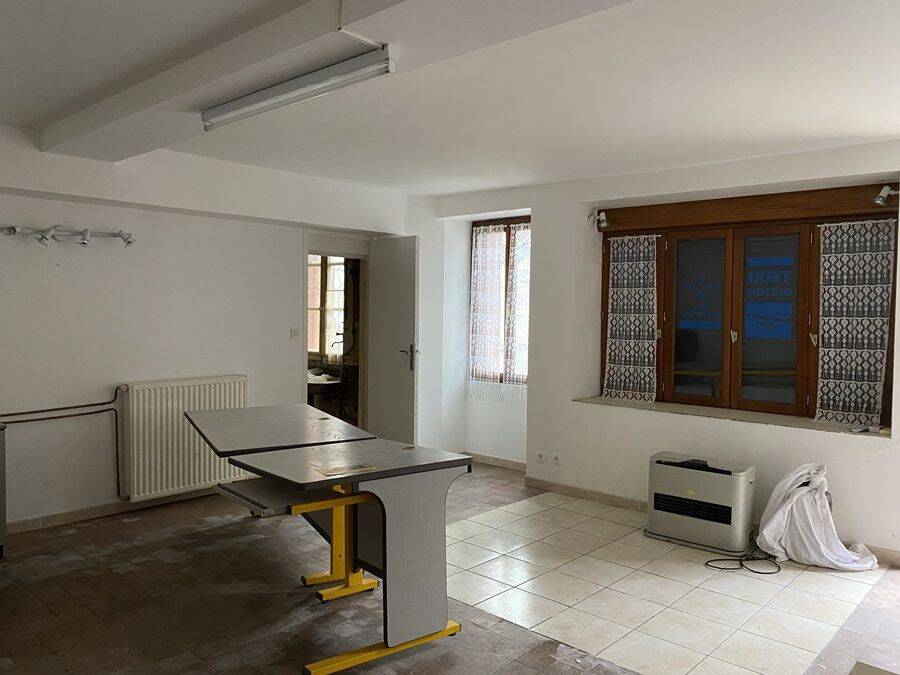 Maison 5 pièces 98 m² · à Blet · 97,7 m² · 28 000 €