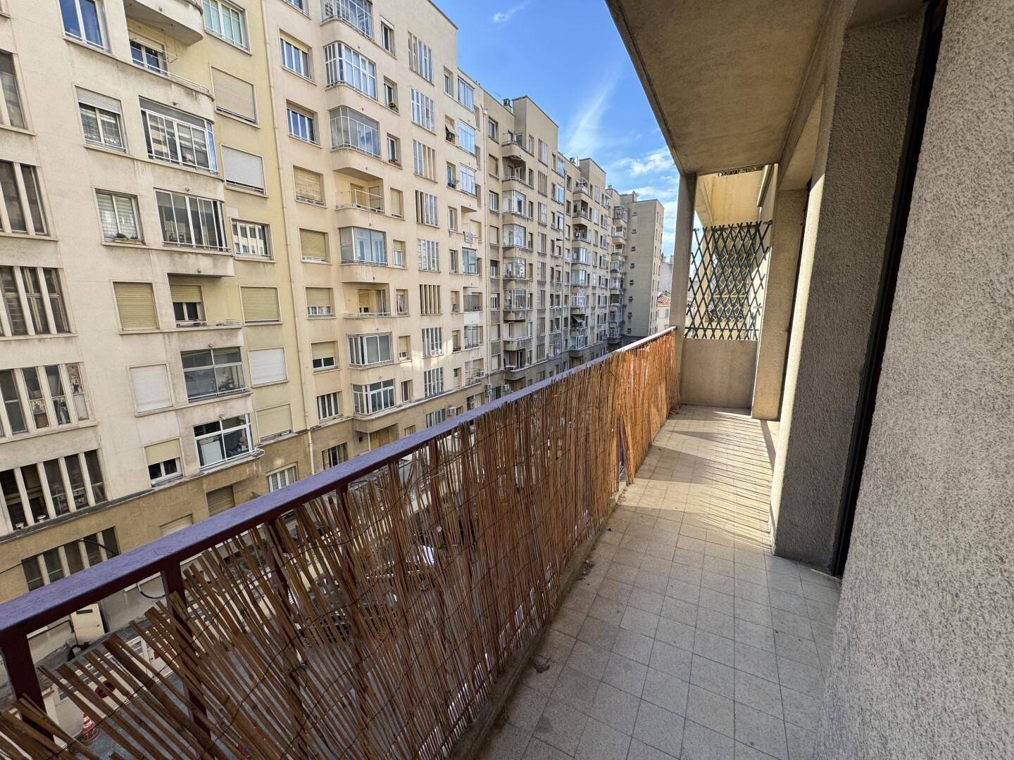 Appartement 4 pièces 72 m² · à Marseille 4ème Arrondissement · 72 m² · 210 000 €