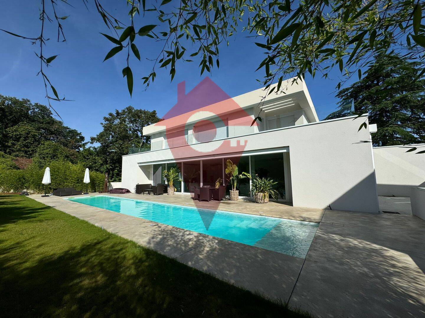 Maison 8 pièces 285 m² · à Orgeval · 285 m² · 1 590 000 €