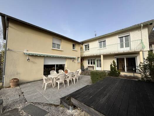 Maison à vendre 416 000 € 9 pièces 6 chambres 219 m² 1 253 m² de terrain Lagnieu 01150