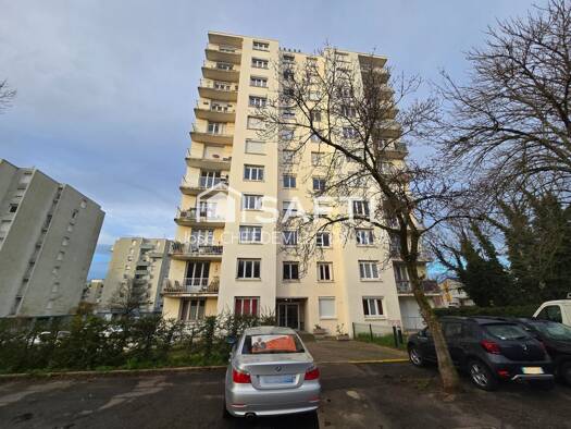 Appartement à vendre 78 000 € 3 pièces 2 chambres 61 m² RDC/10 Les Ailes Vichy 03200