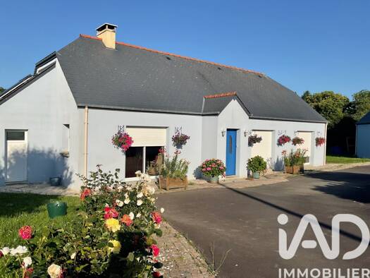 Maison de plain-pied à vendre 337 000 € 5 pièces 3 chambres 128 m² 14 246 m² de terrain Montours 35460