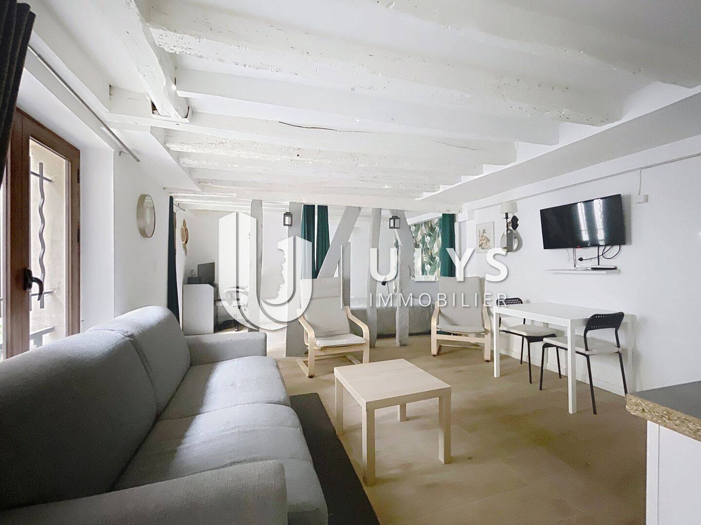 Appartement 2 pièces 33 m² · à Paris 10ème Arrondissement · 33 m² · 300 000 €