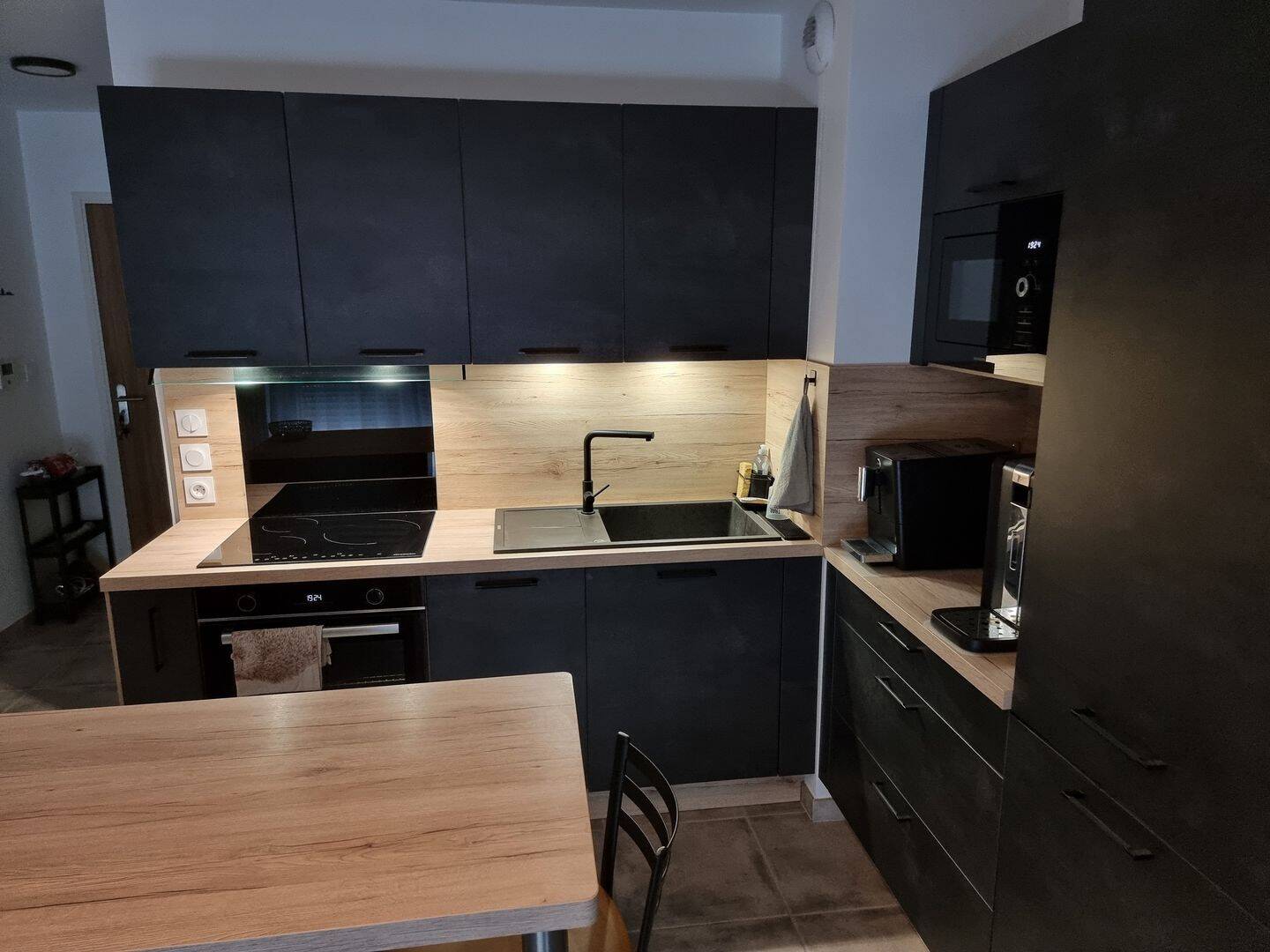 Location appartement T2 meublé 39,6 m² – Jardin, terrasse et box – Dijon Montchapet — 2