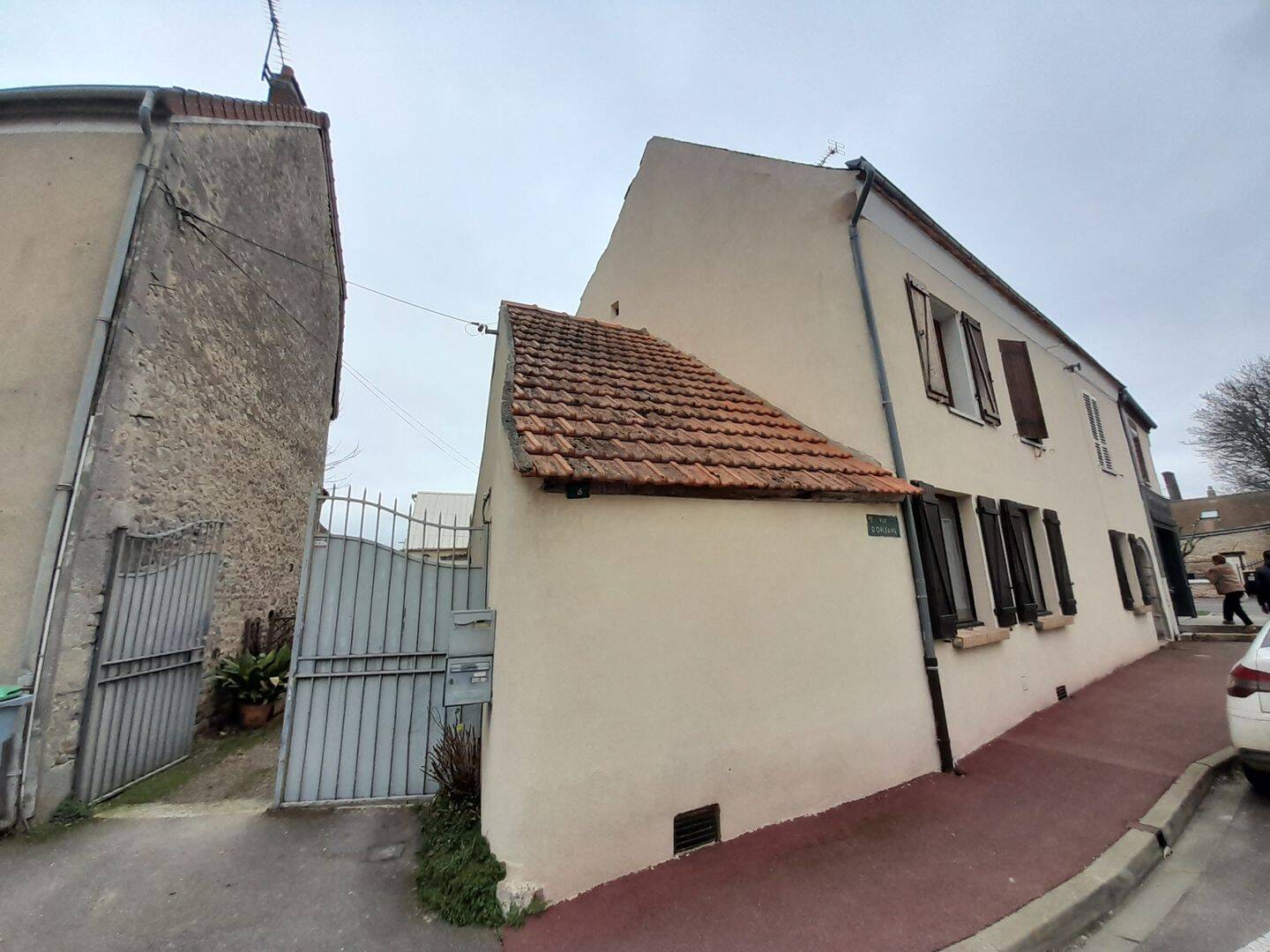 Maison 9 pièces 220 m² · à Auneau-Bleury-Saint-Symphorien · 220 m² · 262 500 €