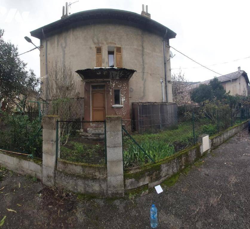Maison 4 pièces 240 m² · à Saint-Jean-de-Valériscle · 240 m² · 55 000 €