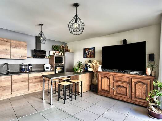 Appartement à vendre 244 000 € 3 pièces 2 chambres 62,2 m² 1er étage Sathonay-Camp 69580