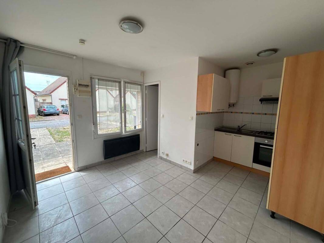 Appartement 1 pièce 17 m² · à Chauny · 16,5 m² · 307 €