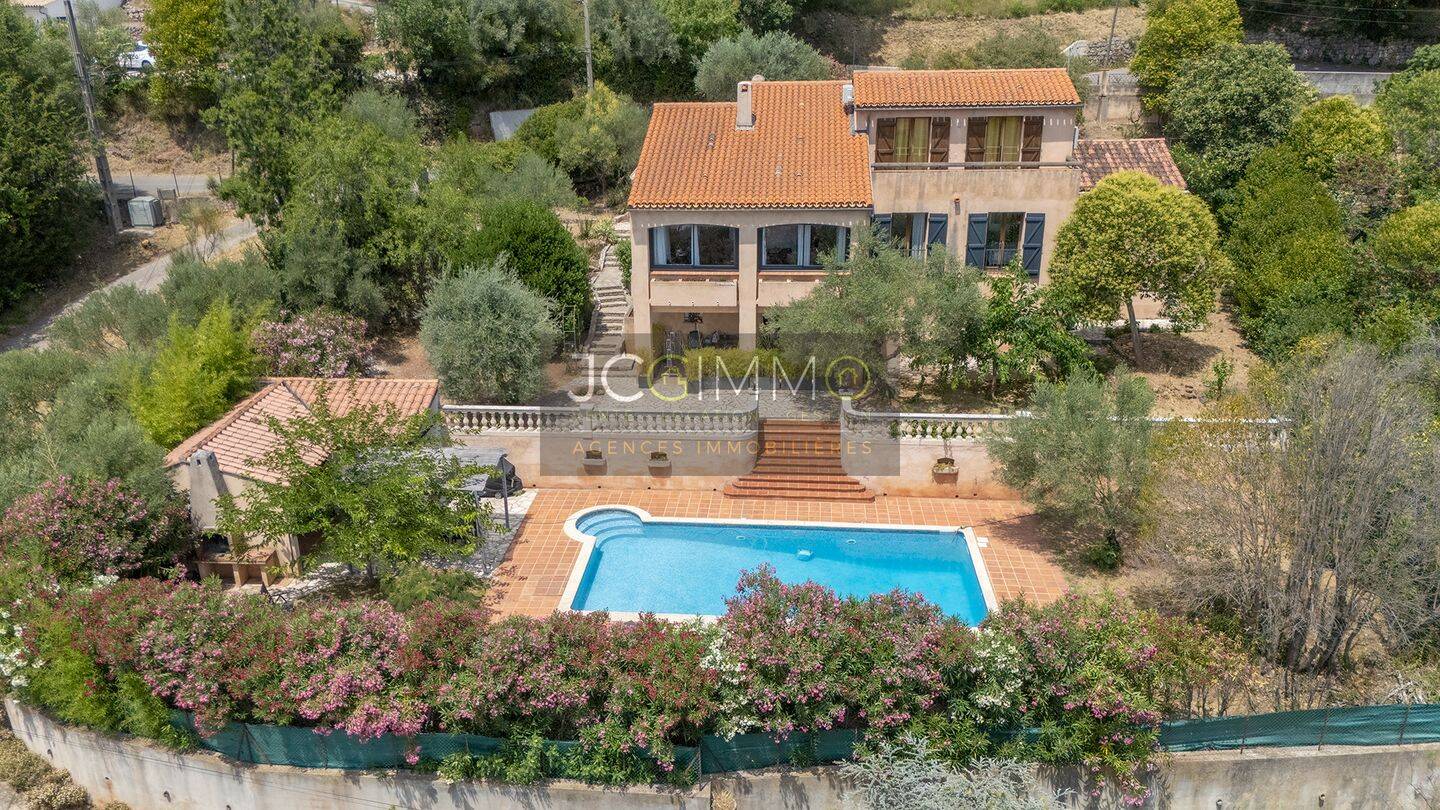 Maison 8 pièces 190 m² · à Carnoules · 190 m² · 565 000 €
