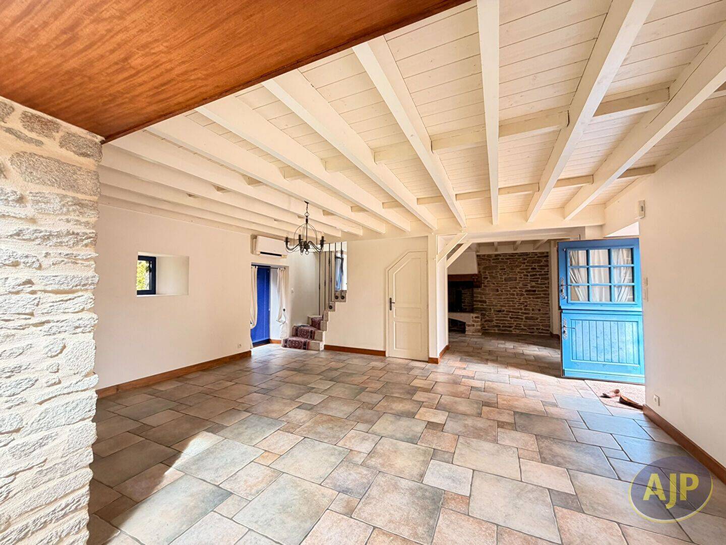 Maison 6 pièces 108 m² · à Cruguel · 107,7 m² · 860 €/mois