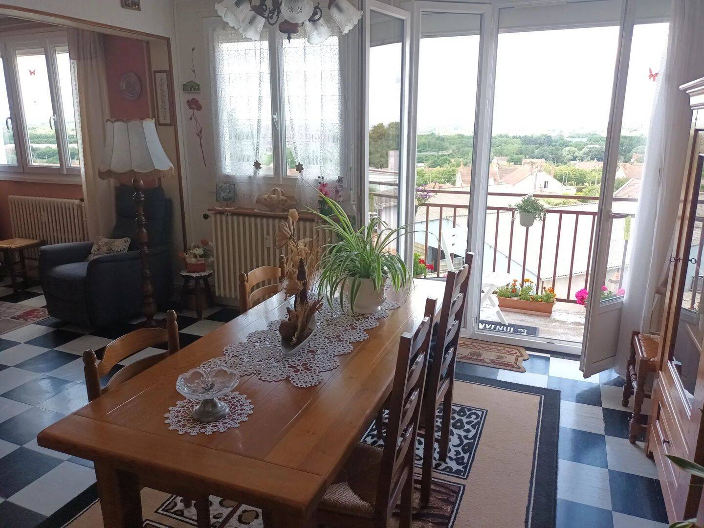 Appartement 4 pièces 81 m² · à Montceau-les-Mines · 81,1 m² · 54 000 €