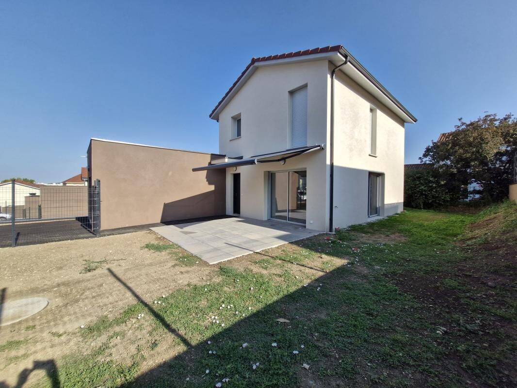 Maison 5 pièces 107 m² · à Bourgoin-Jallieu · 106,8 m² · 1 480 €/mois
