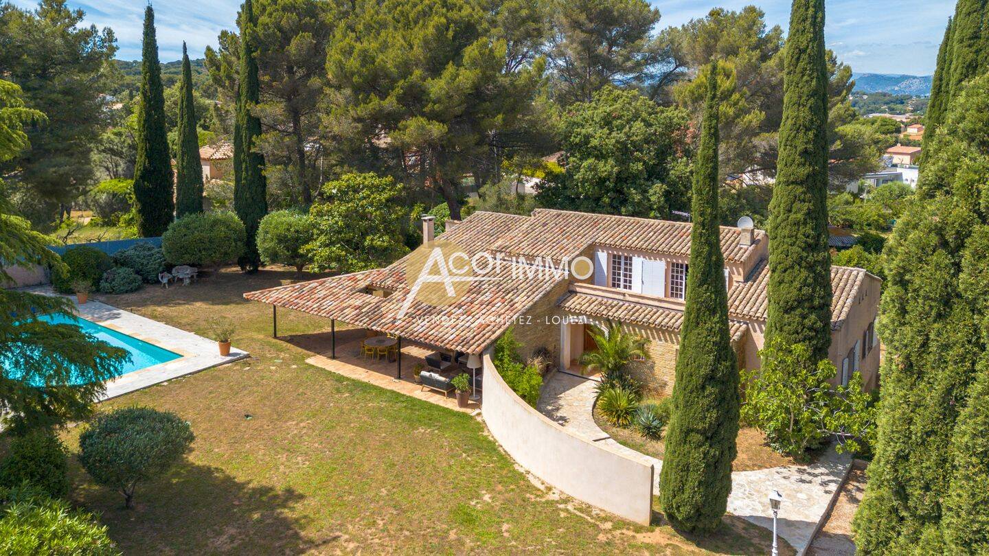 Maison 7 pièces 257 m² · à La Seyne sur Mer · 257 m² · 1 390 000 €