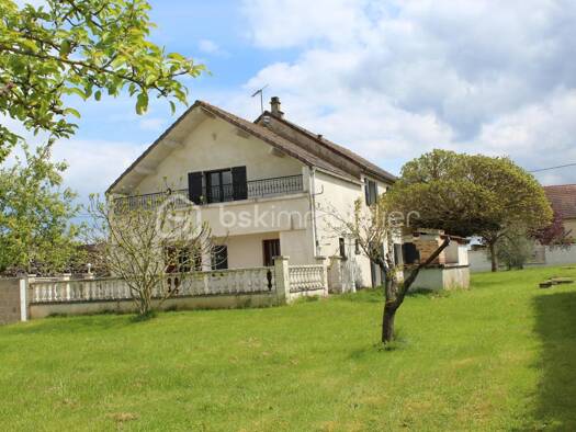 Maison à vendre 235 000 € 13 pièces 5 chambres 238 m² 1 044 m² de terrain Percey 89360