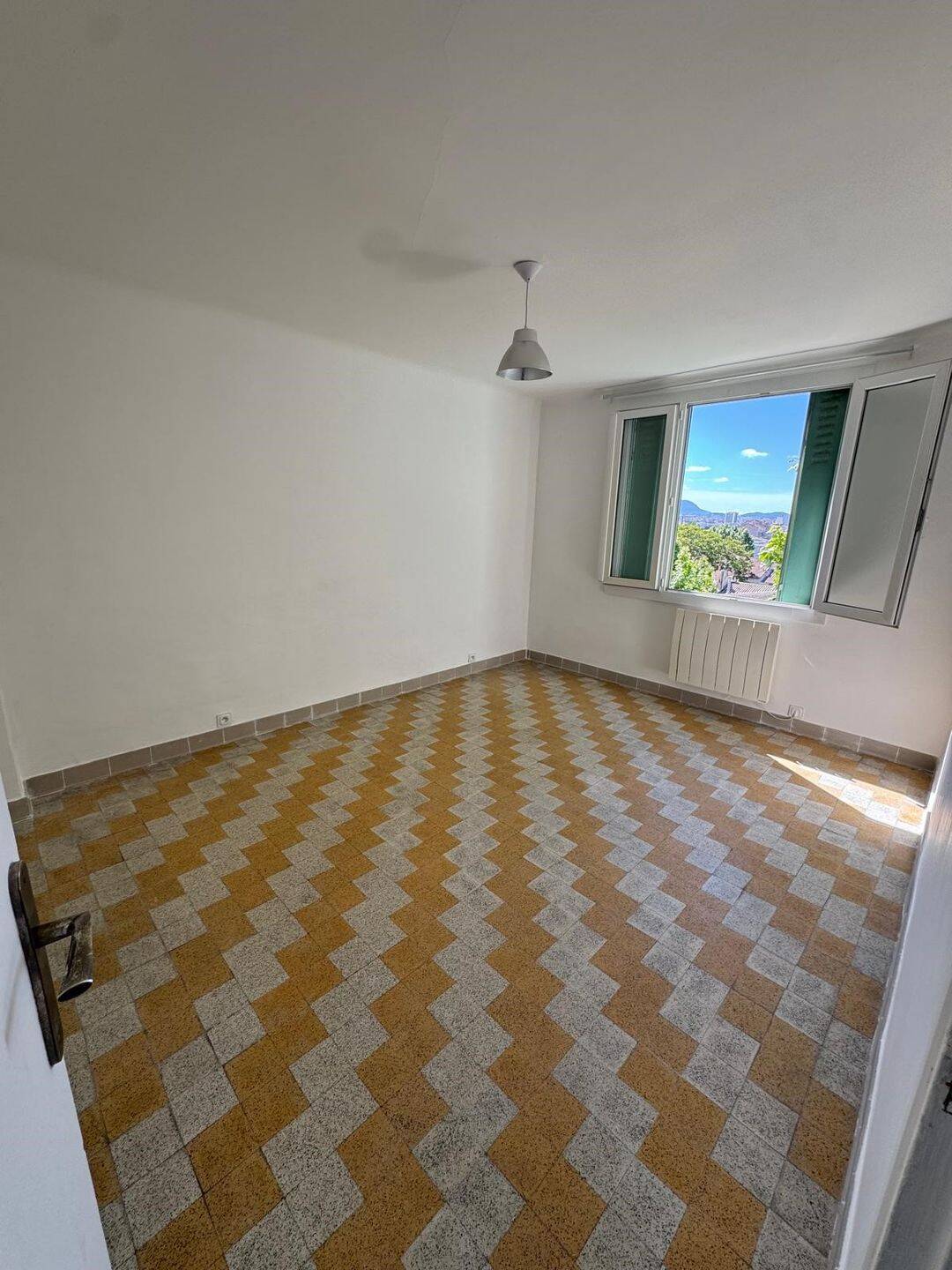 Appartement 4 pièces 70 m² · à Marseille 15ème Arrondissement · 70 m² · 105 000 €