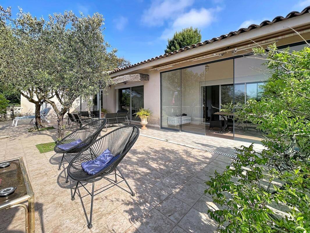 Maison 7 pièces 262 m² · à Mouans-Sartoux · 262 m² · 1 100 000 €