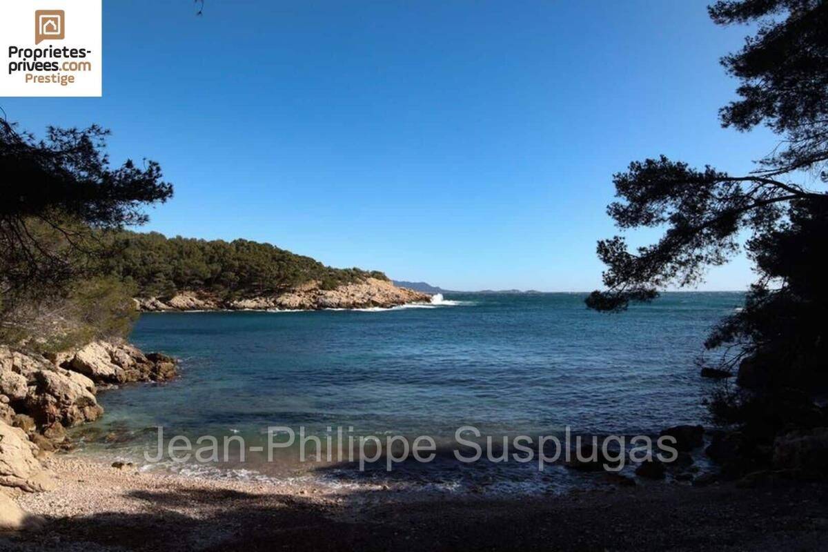 Maison 7 pièces 260 m² · à Saint-Cyr-sur-Mer · 260 m² · 1 399 000 €
