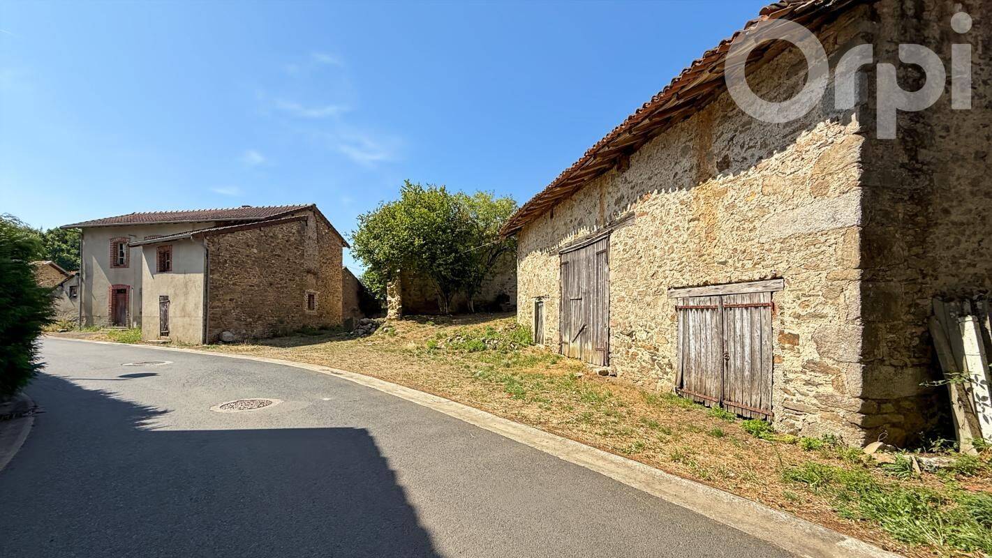 ?? Maison à rénover avec ses 3 granges