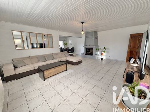 Maison de plain-pied à vendre 220 000 € 3 pièces 2 chambres 105 m² 590 m² de terrain Aérodrome Nîmes 30000