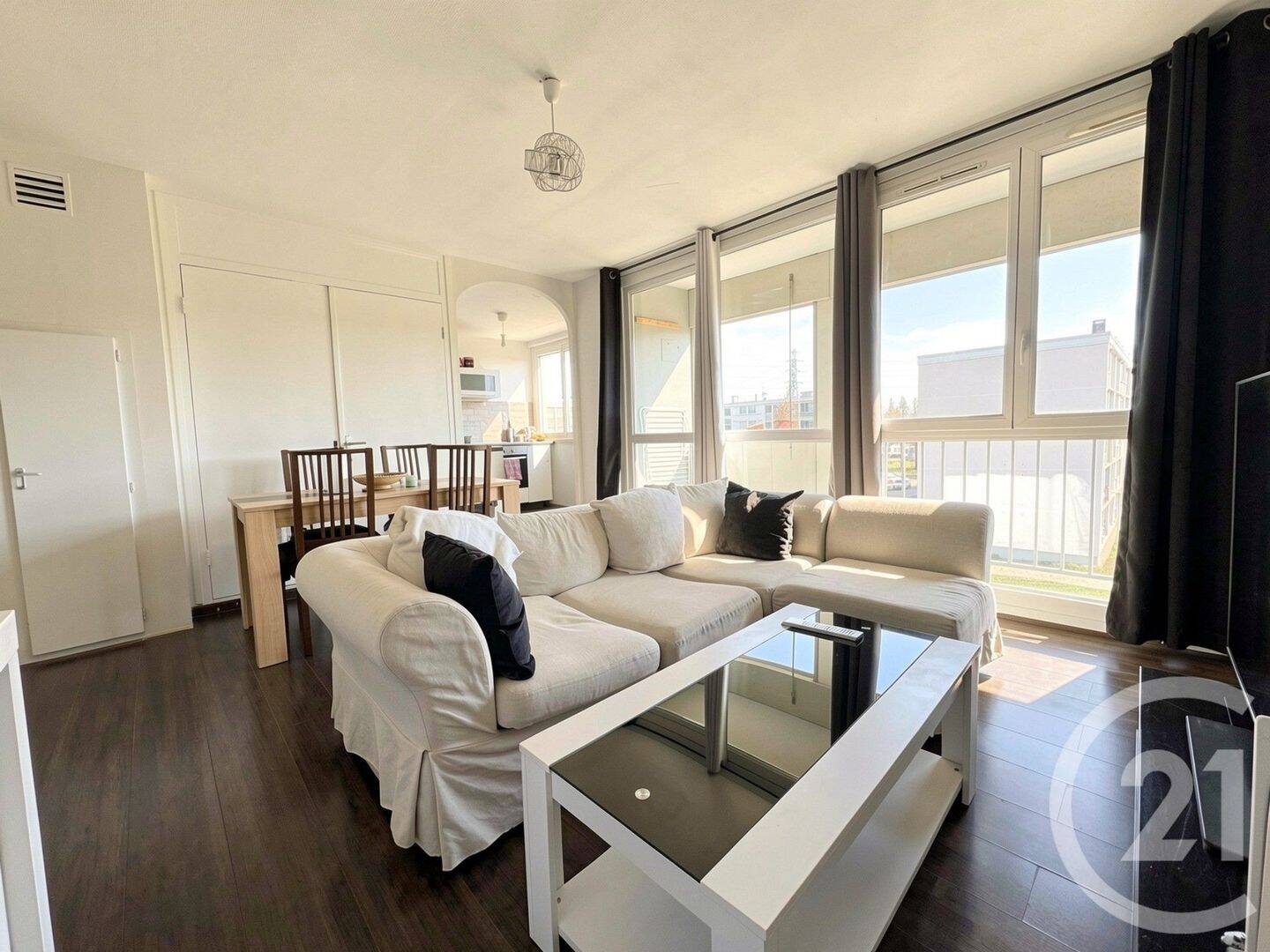 4 pièces 65 m² · à Vénissieux · 64,7 m² · 1 250 €/mois