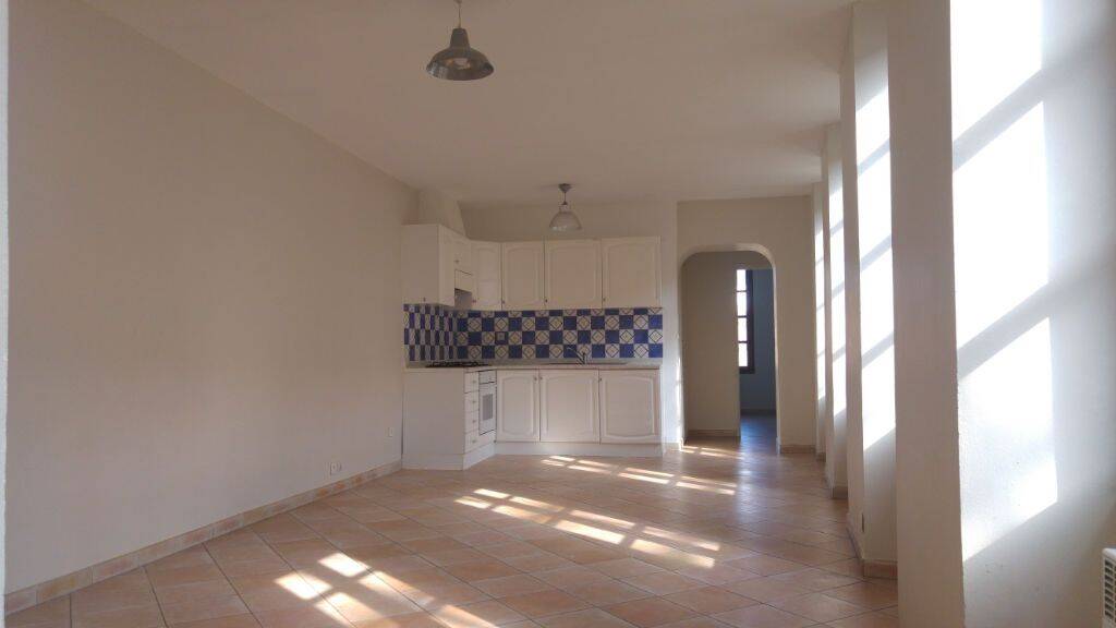 Appartement 3 pièces 65 m² · à Carpentras · 65 m² · 591 €
