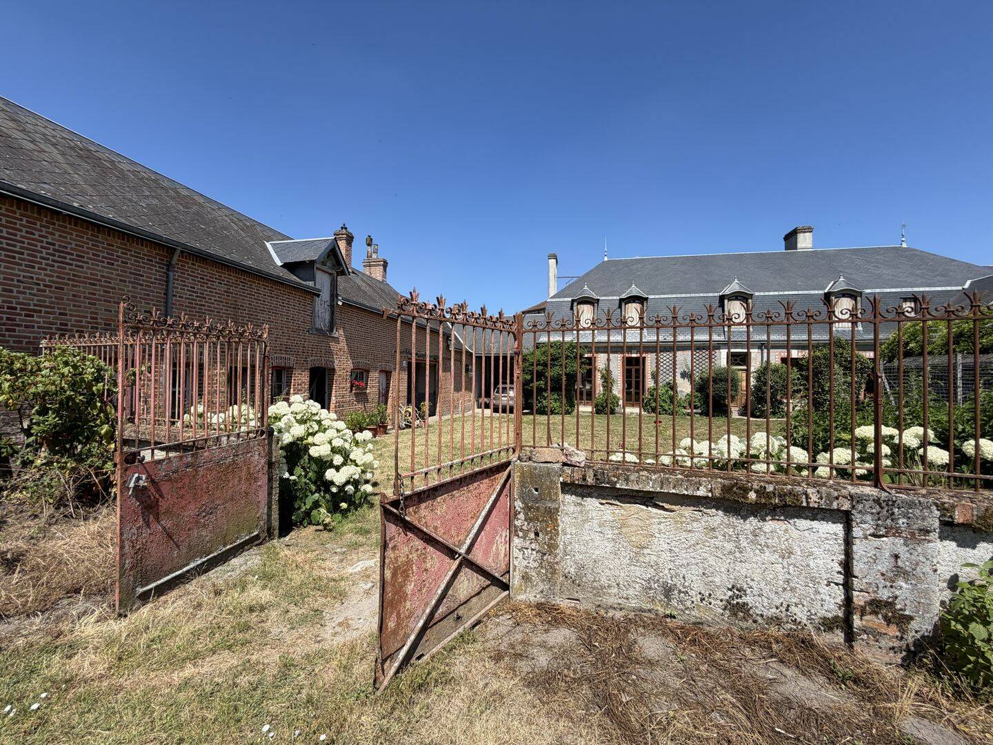 Maison 10 pièces 350 m² · à Nouan-le-Fuzelier · 350 m² · 397 500 €