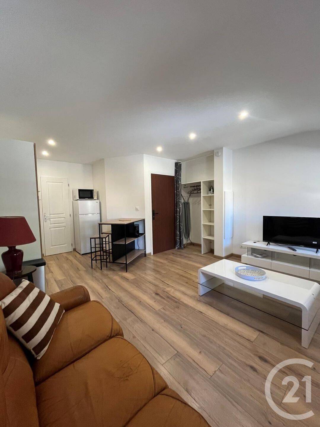 Appartement 1 pièce 24 m² · à Saint-Cyr-sur-Mer · 24,4 m² · 592 €/mois