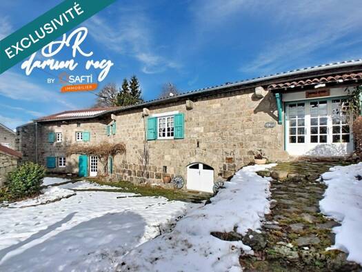 Ferme à vendre 450 000 € 11 pièces 6 chambres 319 m² 2 727 m² de terrain Saint-Romain-Lachalm 43620