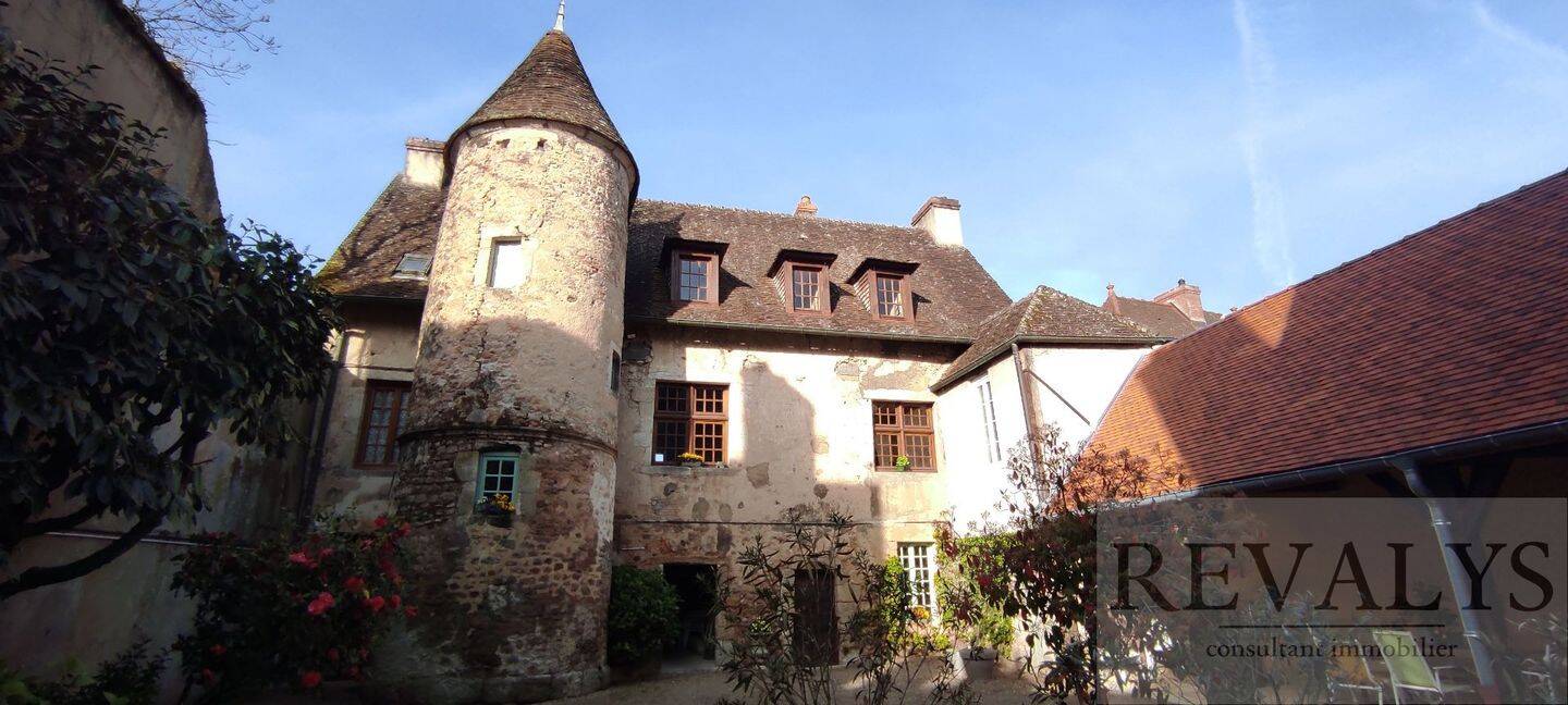 Maison 10 pièces 270 m² · à Autun · 270 m² · 535 000 €