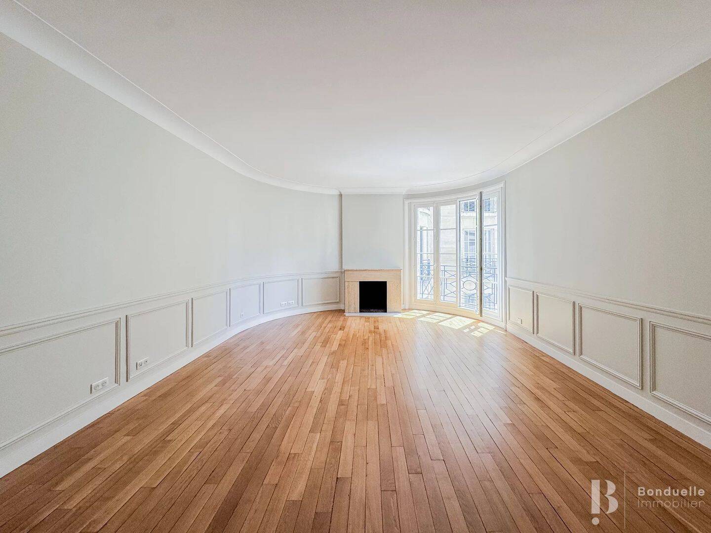 Appartement 6 pièces 196 m² · à Neuilly-sur-Seine · 195,7 m² · 5 642 €