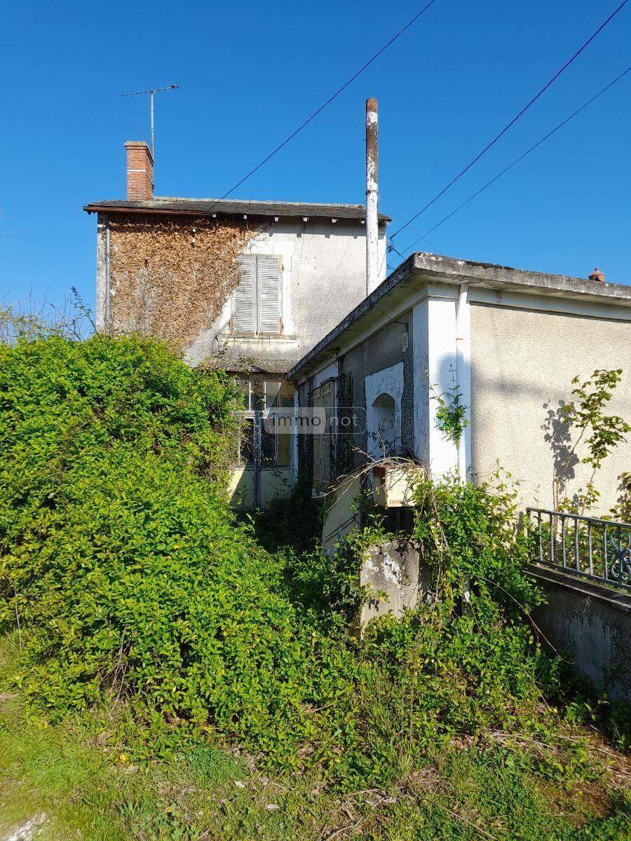Maison 5 pièces 80 m² · à Saint-Jean-de-Sauves · 80 m² · 16 000 €