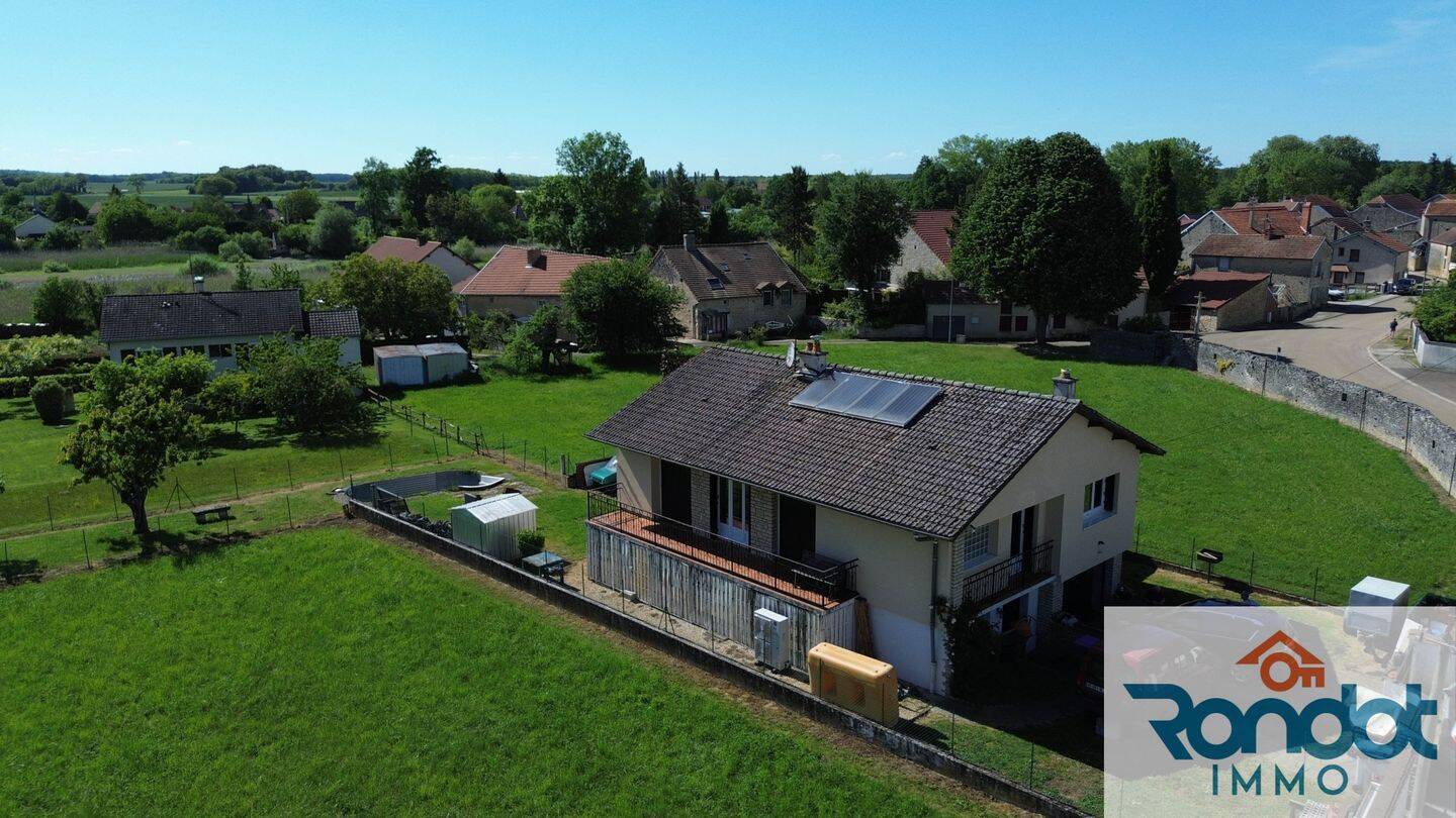 Maison 6 pièces 158 m² · à Fontaine-Française · 158 m² · 220 000 €