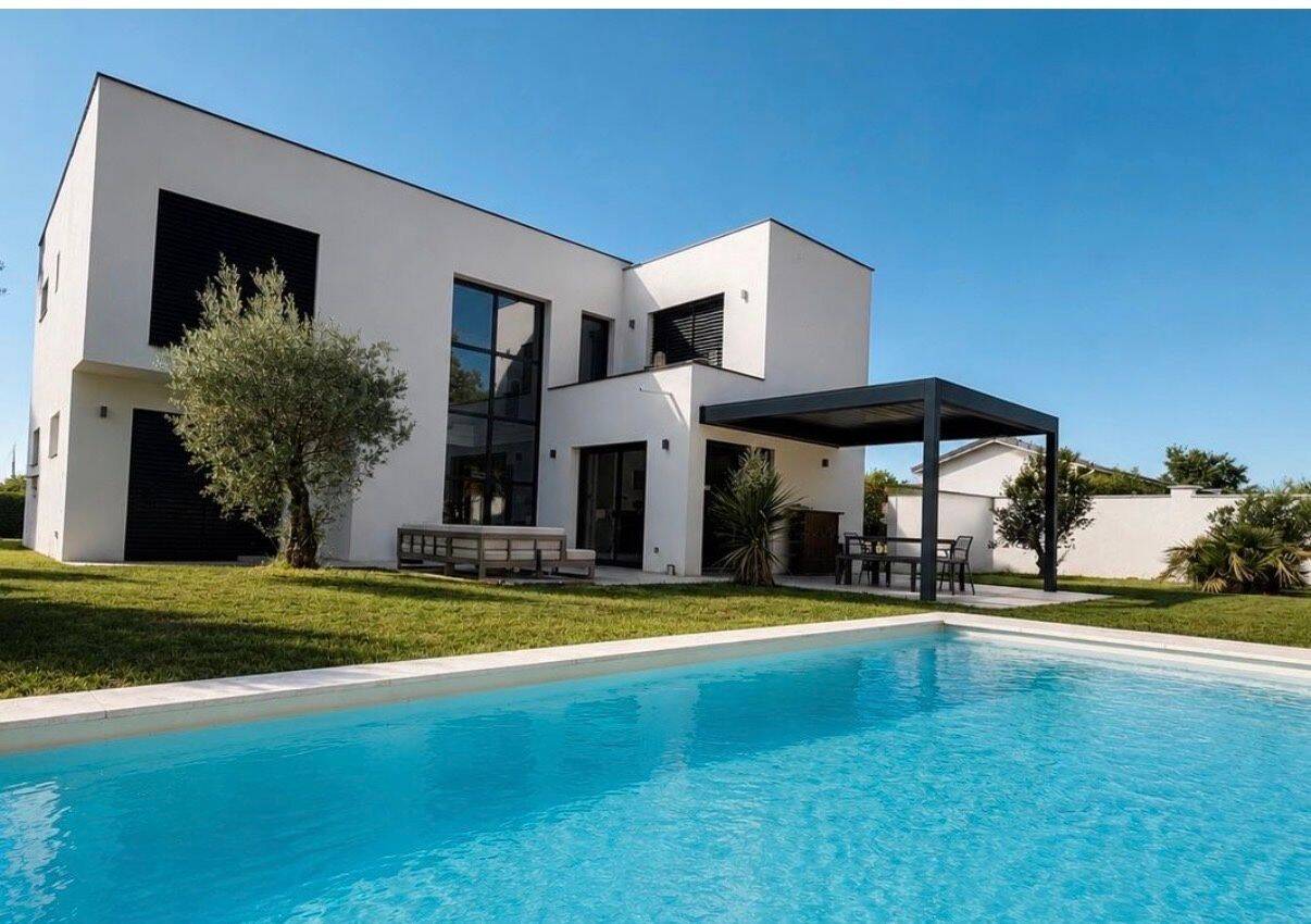 Maison 7 pièces 188 m² · à Fontaines-Saint-Martin · 188 m² · 920 000 €