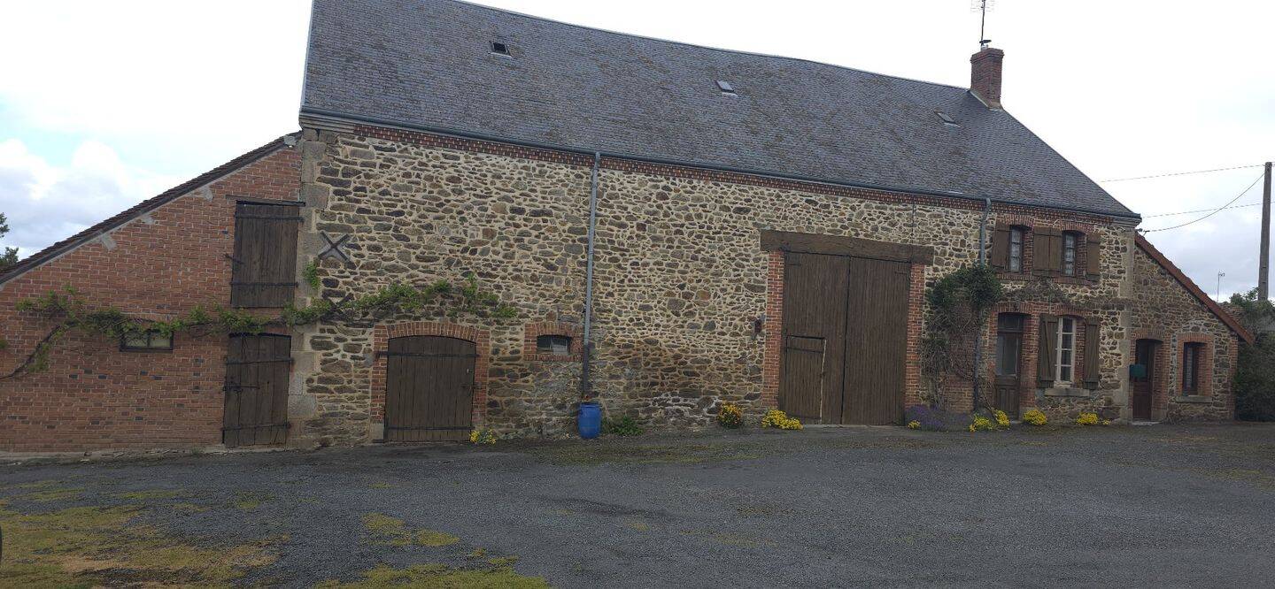 Maison 5 pièces 105 m² · à Chéniers · 105 m² · 108 000 €