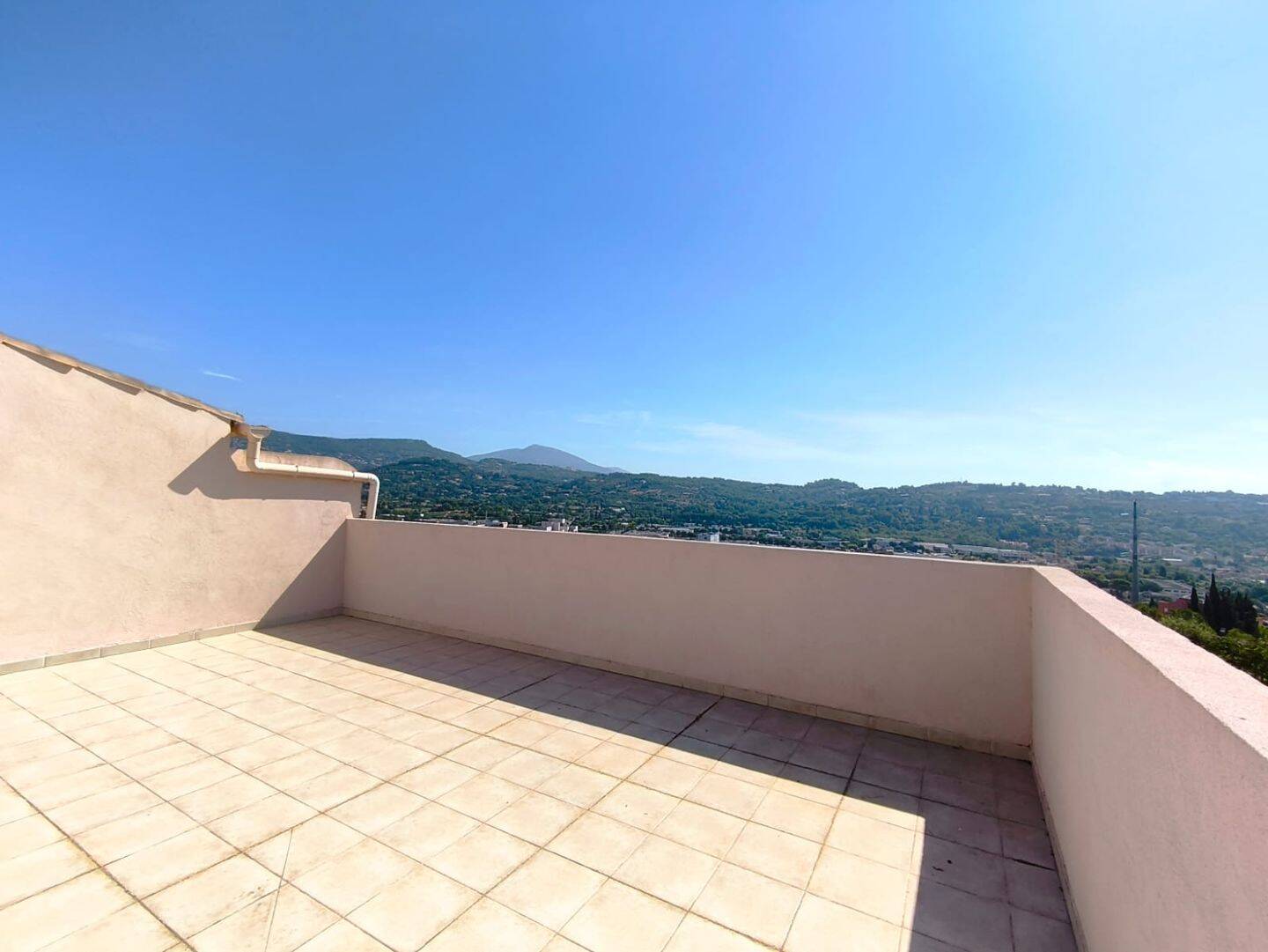 Appartement 4 pièces 77 m² · à Grasse · 77,2 m² · 372 000 €