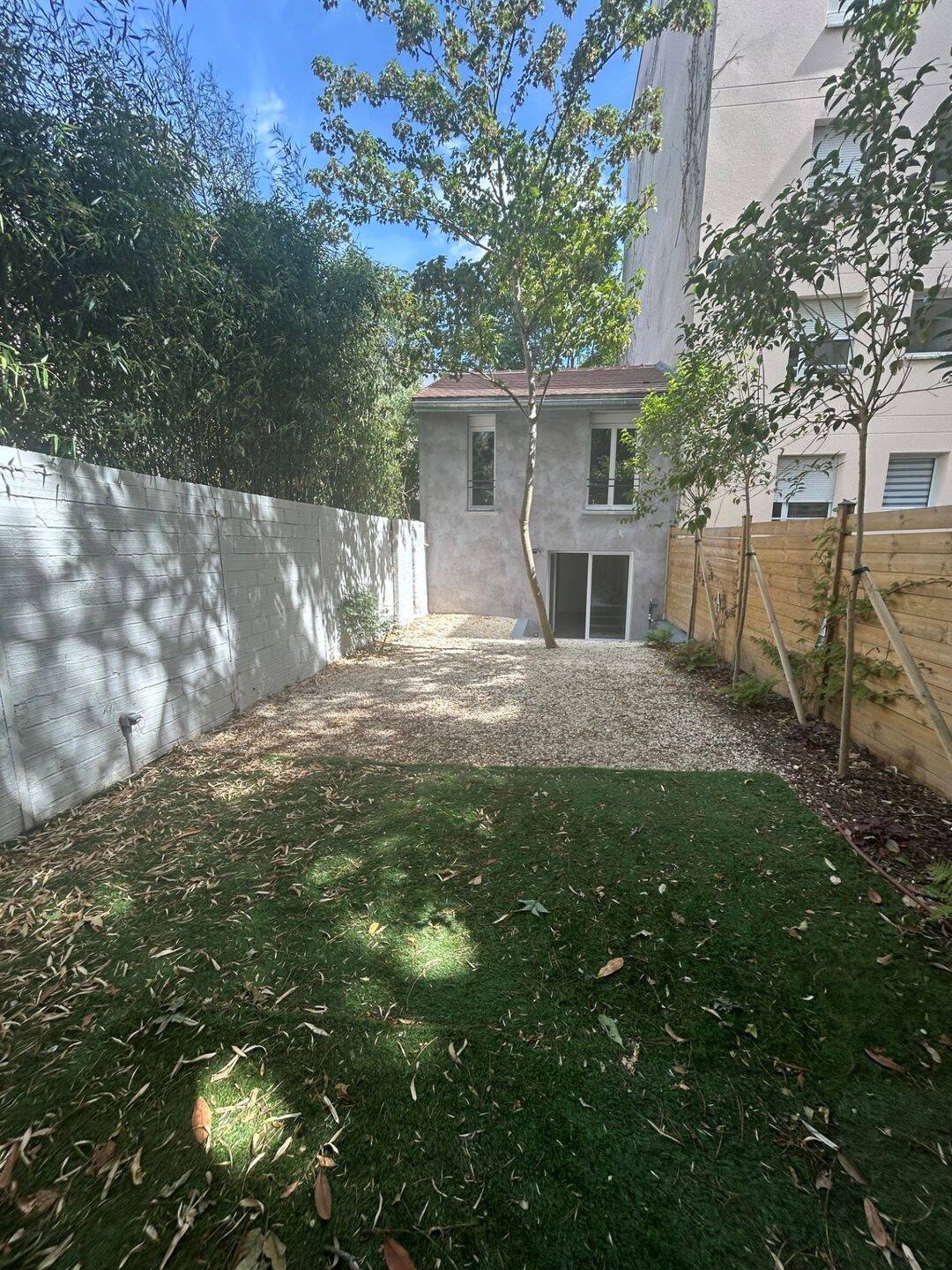 Appartement 3 pièces 65 m² · à Suresnes · 65,3 m² · 2 200 €
