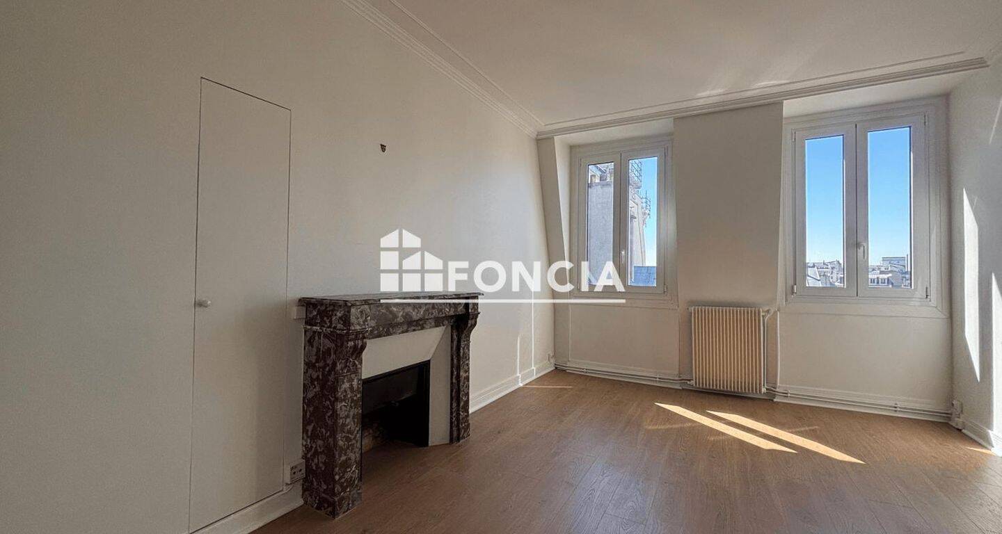 Appartement 2 pièces 55 m² · à Paris 8ème Arrondissement · 55,1 m² · 1 786 €/mois