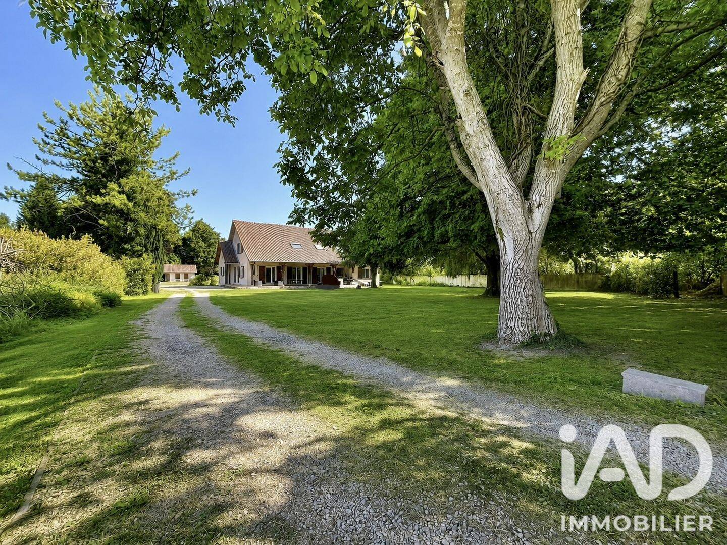 Maison 9 pièces 270 m² · à Courtisols · 270 m² · 349 900 €