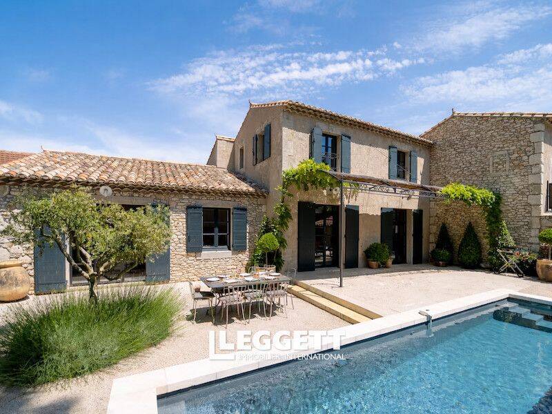 Maison 7 pièces 142 m² · à Eygalières · 142 m² · 1 975 000 €