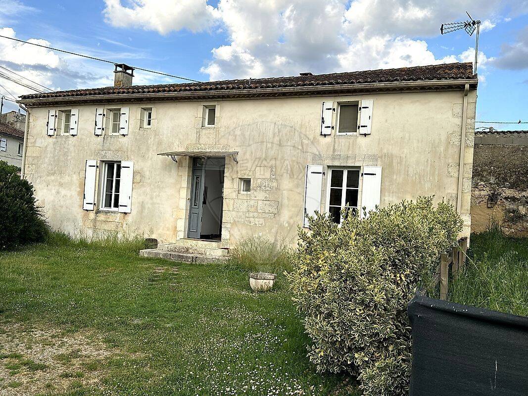 Maison 6 pièces 145 m² · à Corme-Royal · 145 m² · 323 000 €