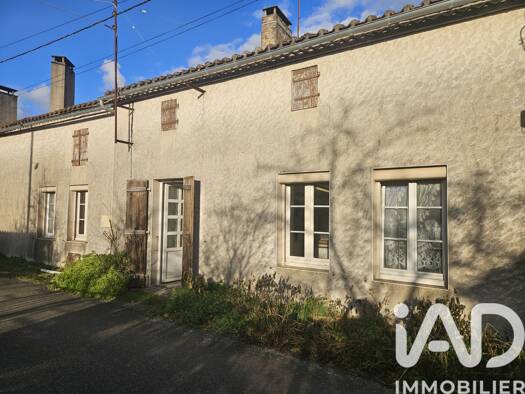 Maison à vendre 67 000 € 6 pièces 4 chambres 64 m² 1 117 m² de terrain Saint-Front 16460
