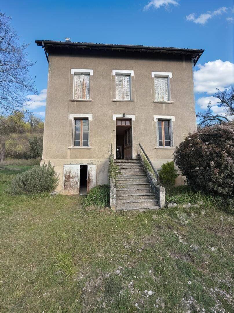 Maison 8 pièces 140 m² · à Chatte · 140 m² · 185 000 €
